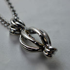 Leaf Pendant Necklace | Nature & Simplicity