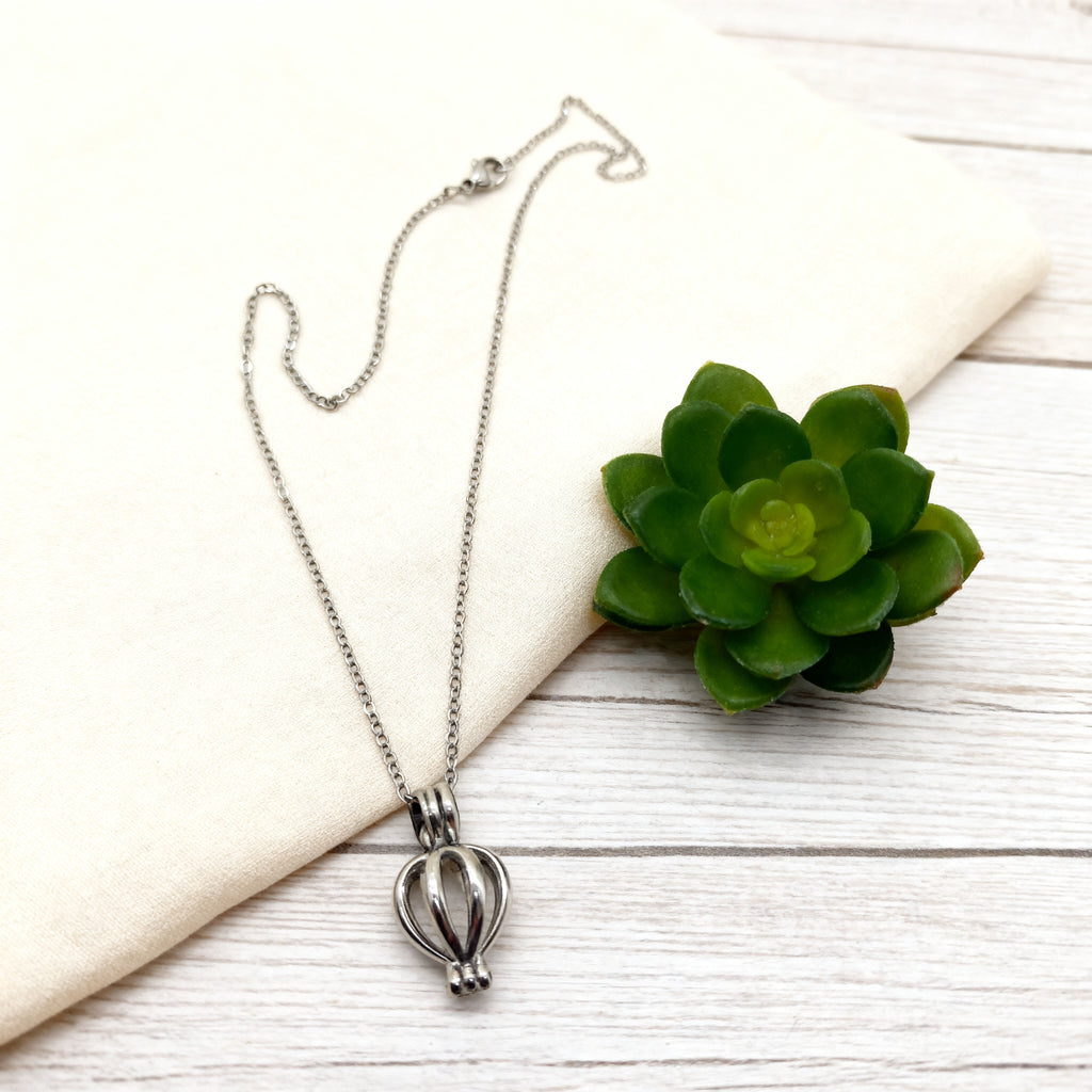 Leaf Pendant Necklace | Nature & Simplicity