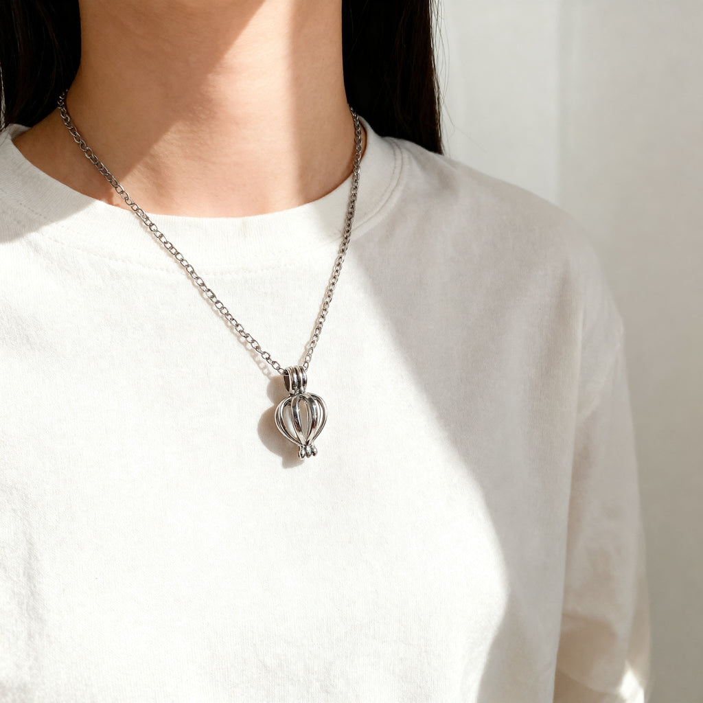 Leaf Pendant Necklace | Nature & Simplicity